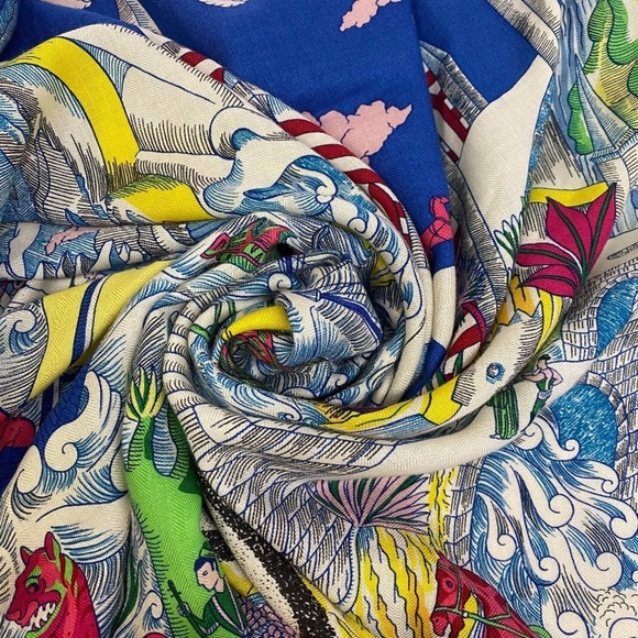HERMES Black Scarf - Picture 1 of 6